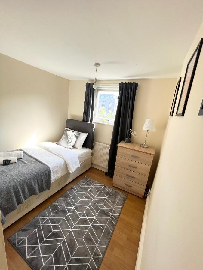 Amazing New House In London Otel Dış mekan fotoğraf