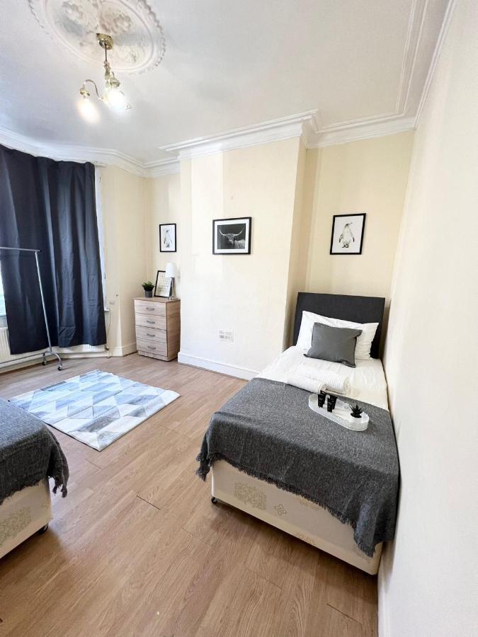 Amazing New House In London Otel Dış mekan fotoğraf