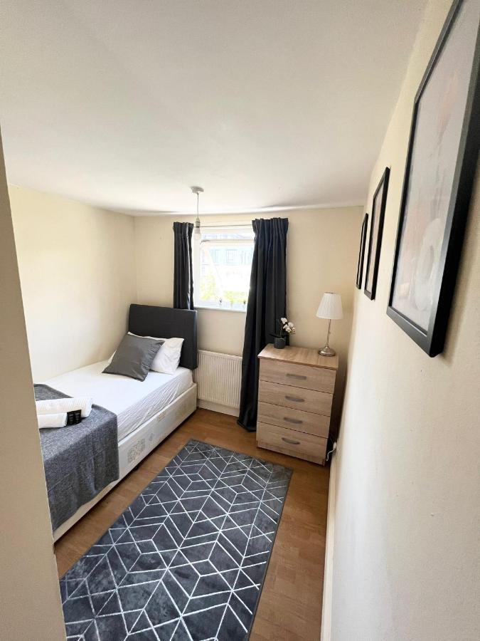 Amazing New House In London Otel Dış mekan fotoğraf