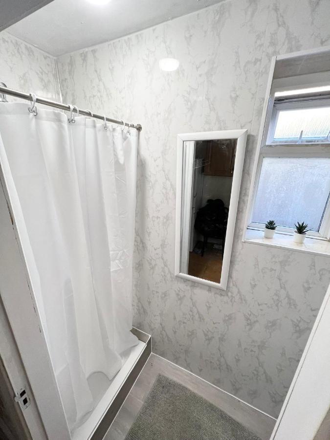 Amazing New House In London Otel Dış mekan fotoğraf