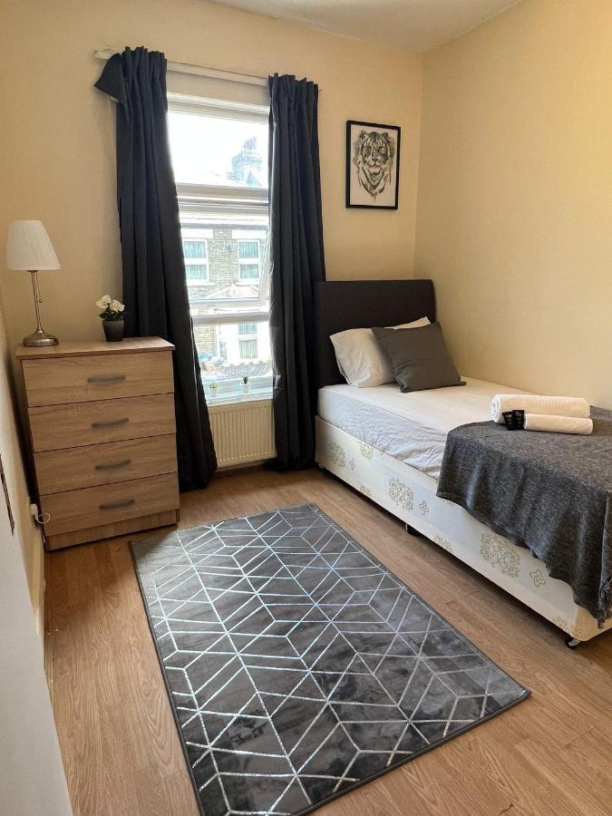 Amazing New House In London Otel Dış mekan fotoğraf